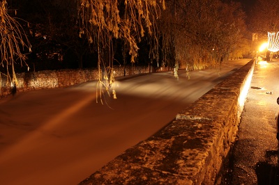 Quai de Verdun à Pernes nuit du 14 décembre 2008